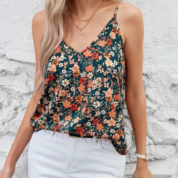 Tops - Floral tank top for women